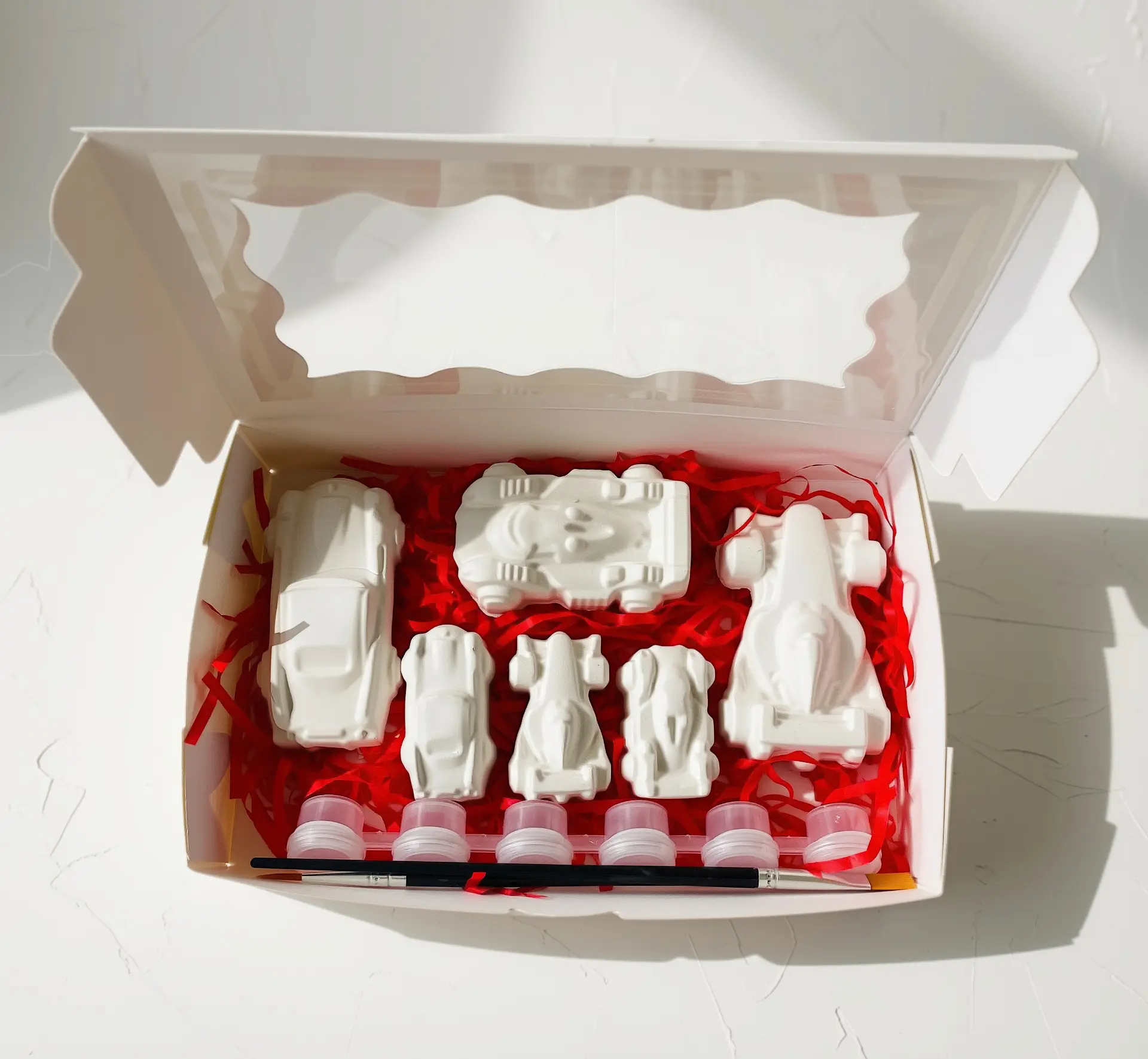 Fast Car Collection plaster painting kit with vehicle pieces, paints and brushes